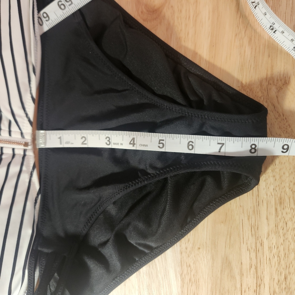 Black and White Bikini with Striped Top‎ (size 10) and Solid Bottons (size M) - Picture 9 of 9